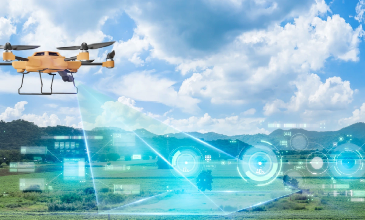 Vue aérienne d'un drone survolant un bâtiment